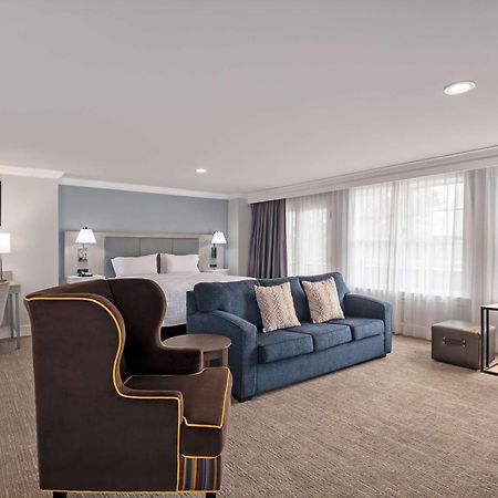 Hampton Inn & Suites Stamford Bagian luar foto