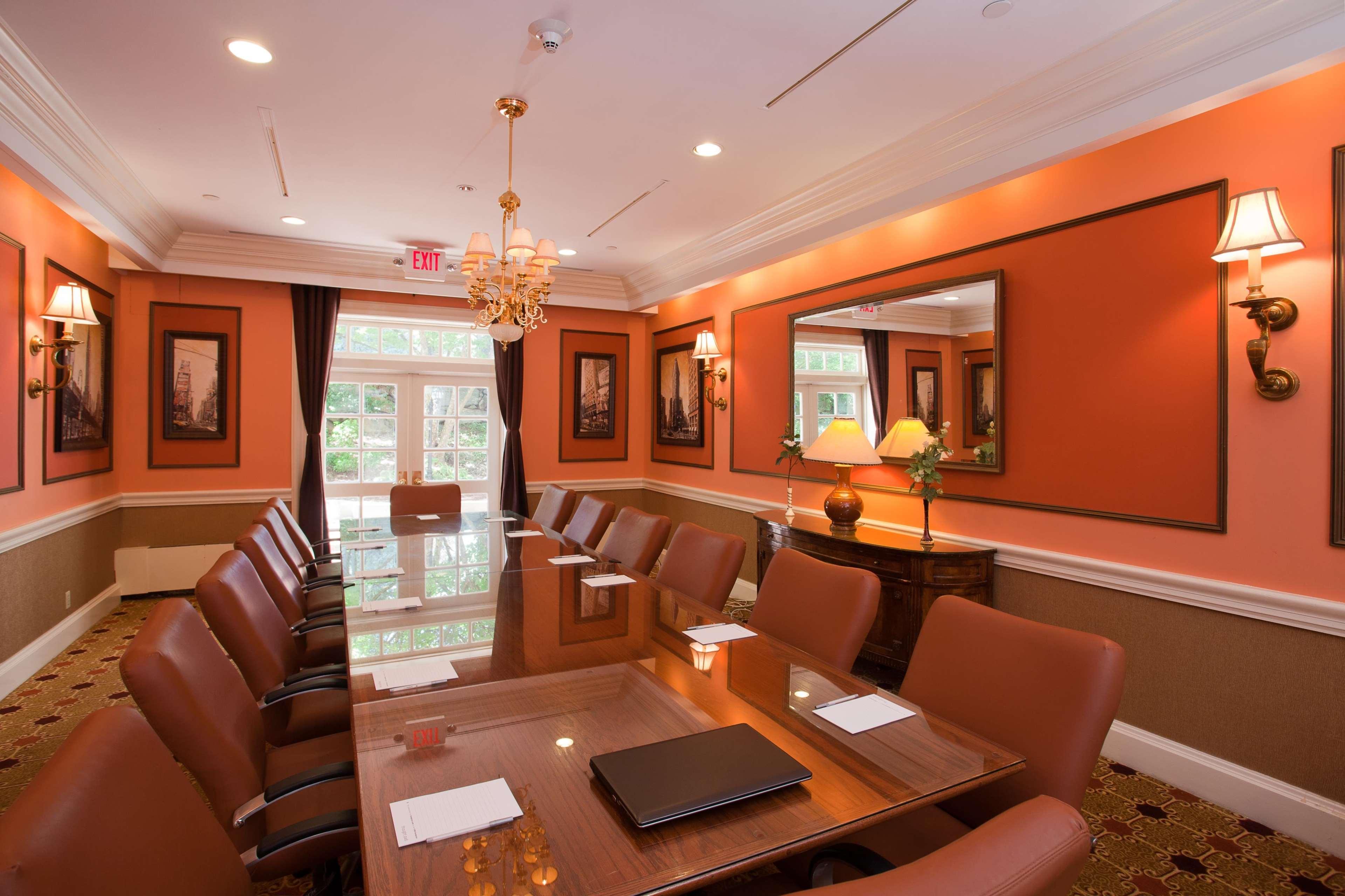 Hampton Inn & Suites Stamford Bagian luar foto