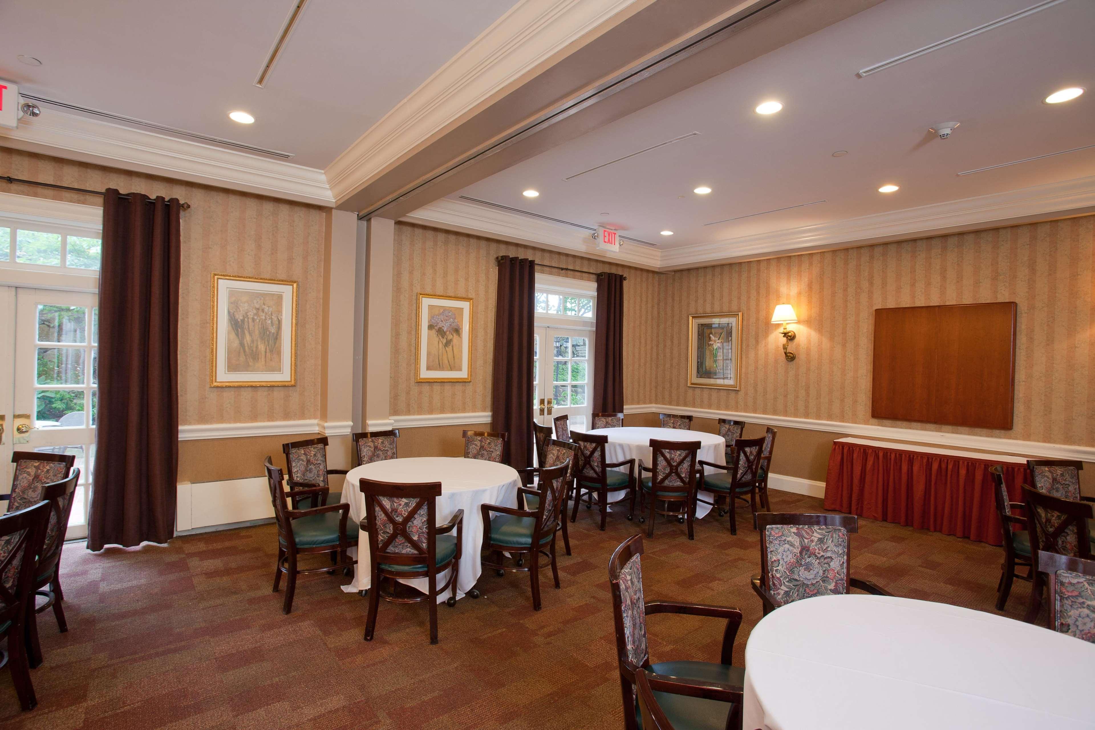 Hampton Inn & Suites Stamford Bagian luar foto