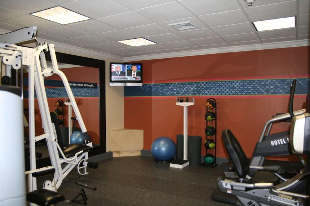 Hampton Inn & Suites Stamford Bagian luar foto