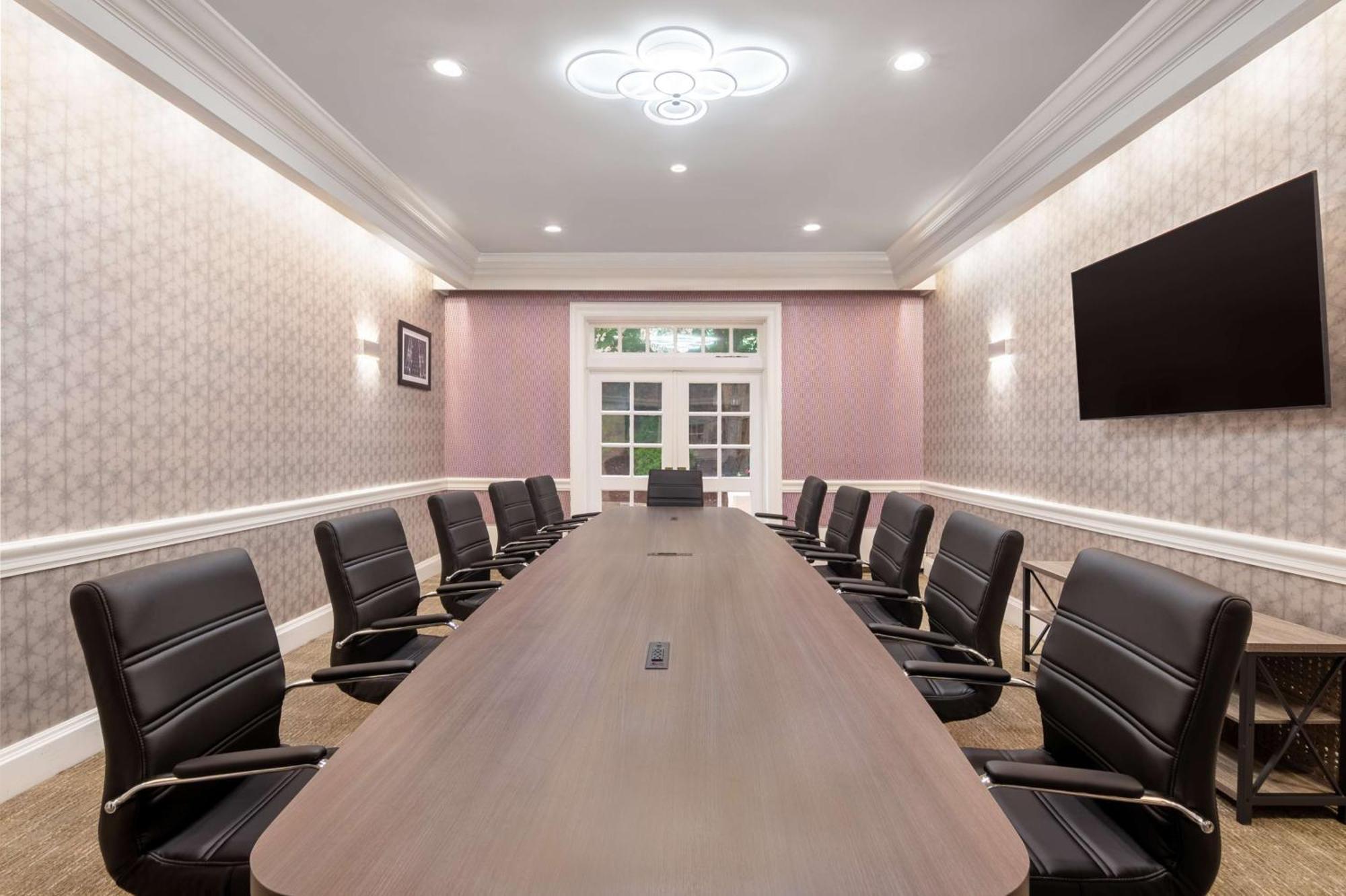 Hampton Inn & Suites Stamford Bagian luar foto