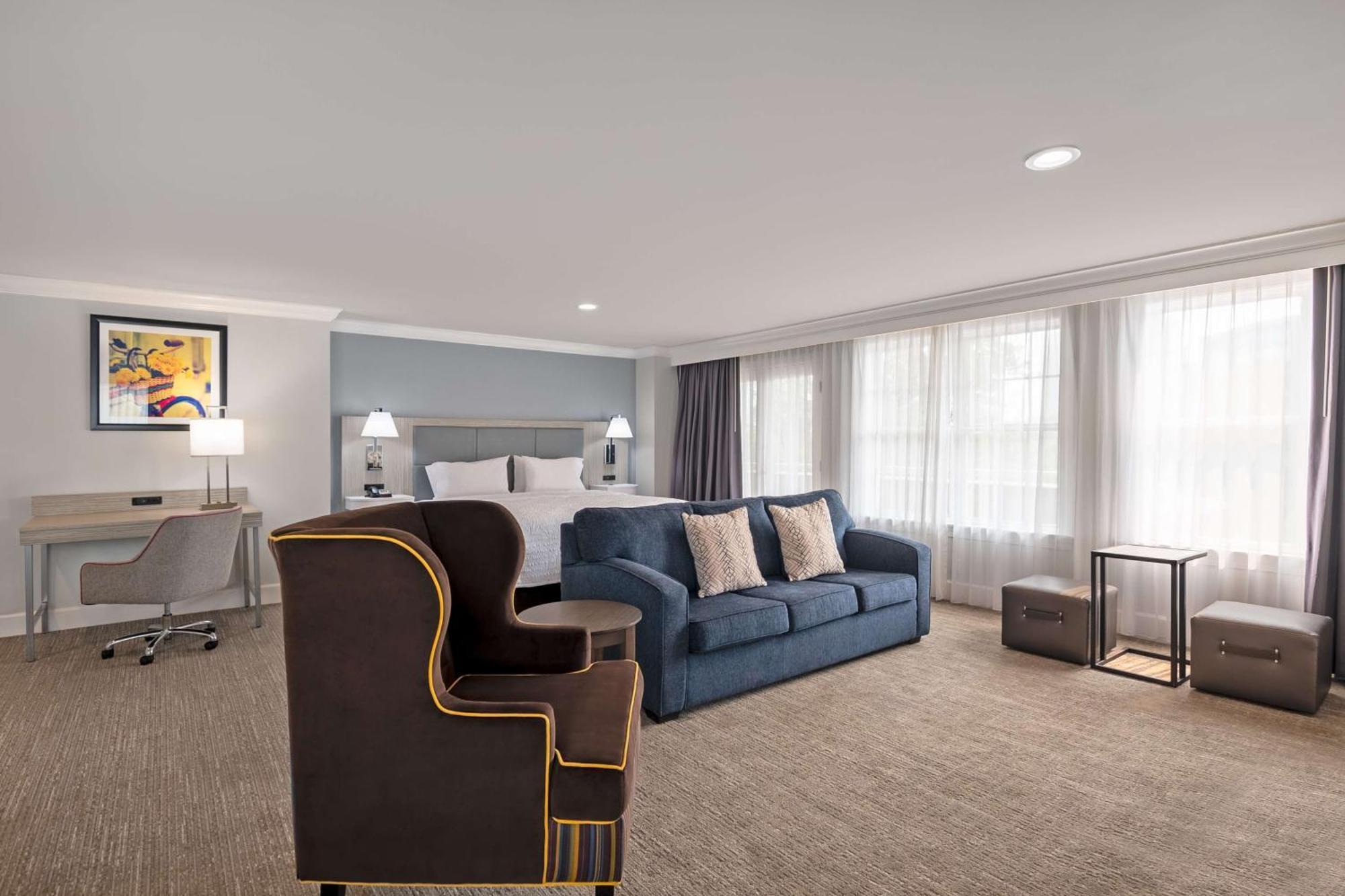 Hampton Inn & Suites Stamford Bagian luar foto