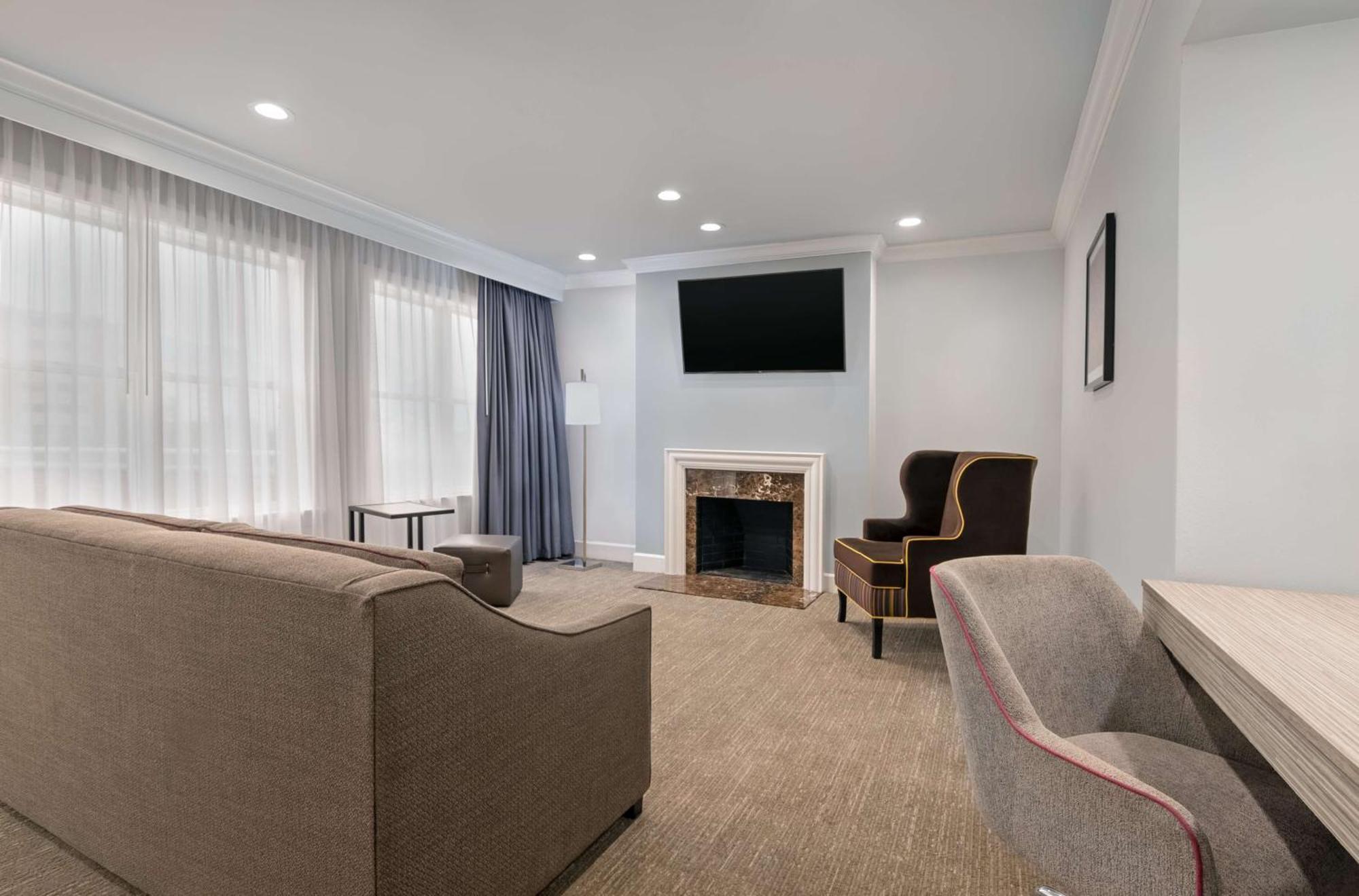 Hampton Inn & Suites Stamford Bagian luar foto