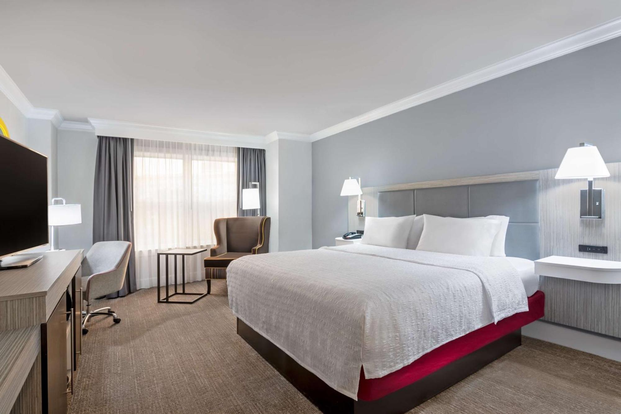 Hampton Inn & Suites Stamford Bagian luar foto