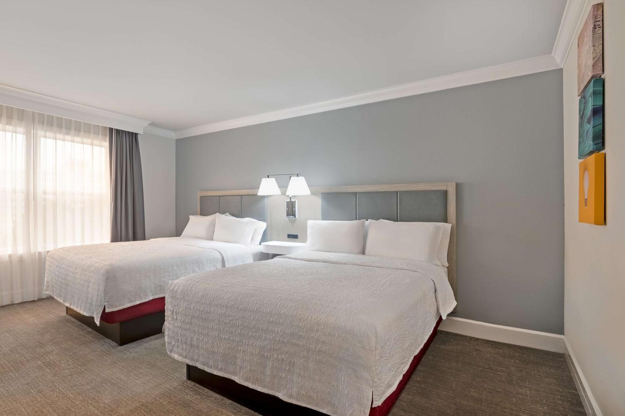 Hampton Inn & Suites Stamford Bagian luar foto