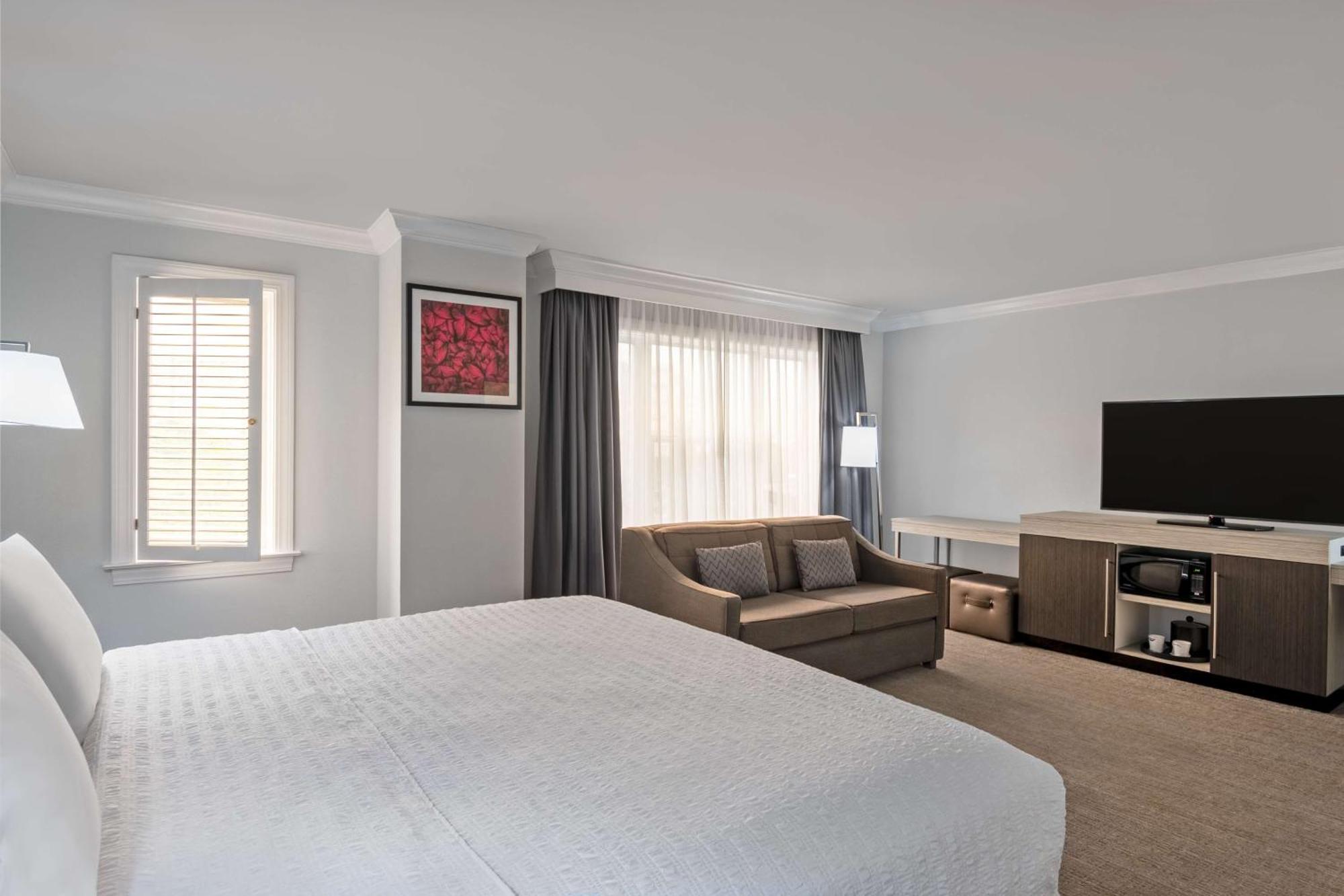 Hampton Inn & Suites Stamford Bagian luar foto