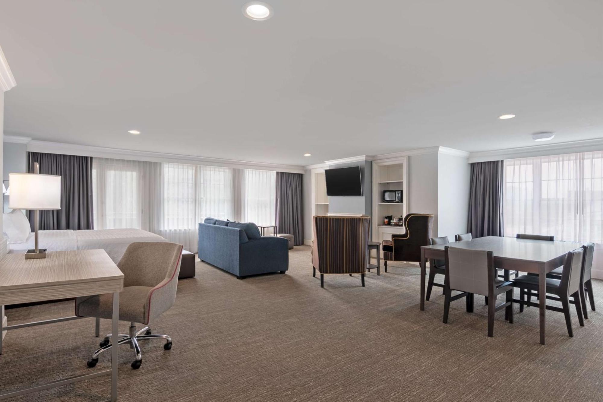 Hampton Inn & Suites Stamford Bagian luar foto