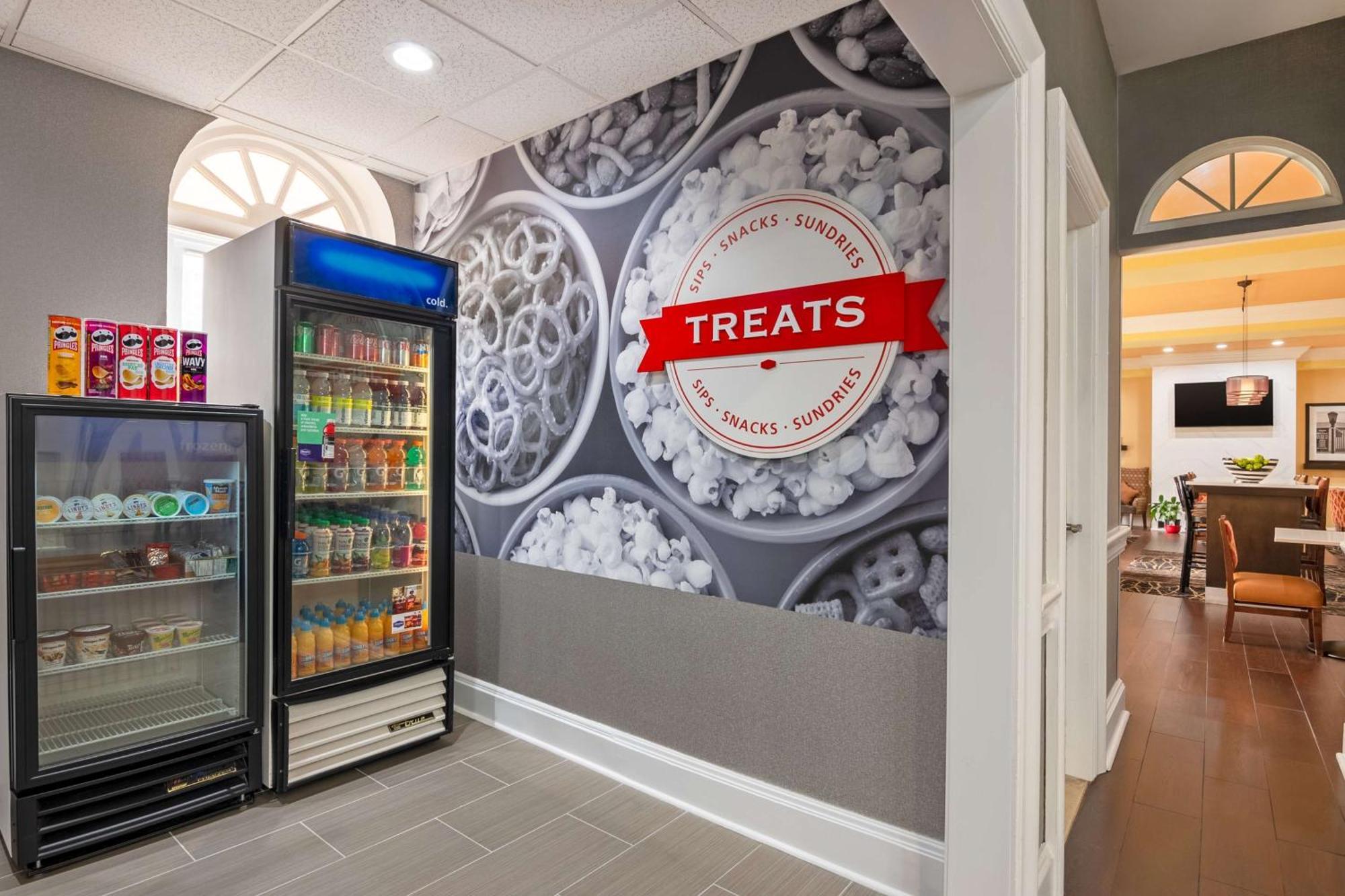 Hampton Inn & Suites Stamford Bagian luar foto