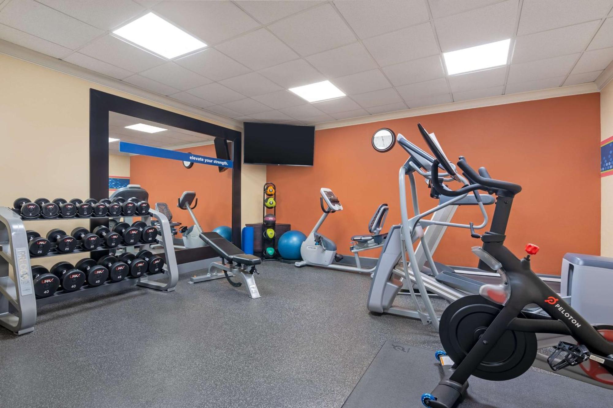 Hampton Inn & Suites Stamford Bagian luar foto